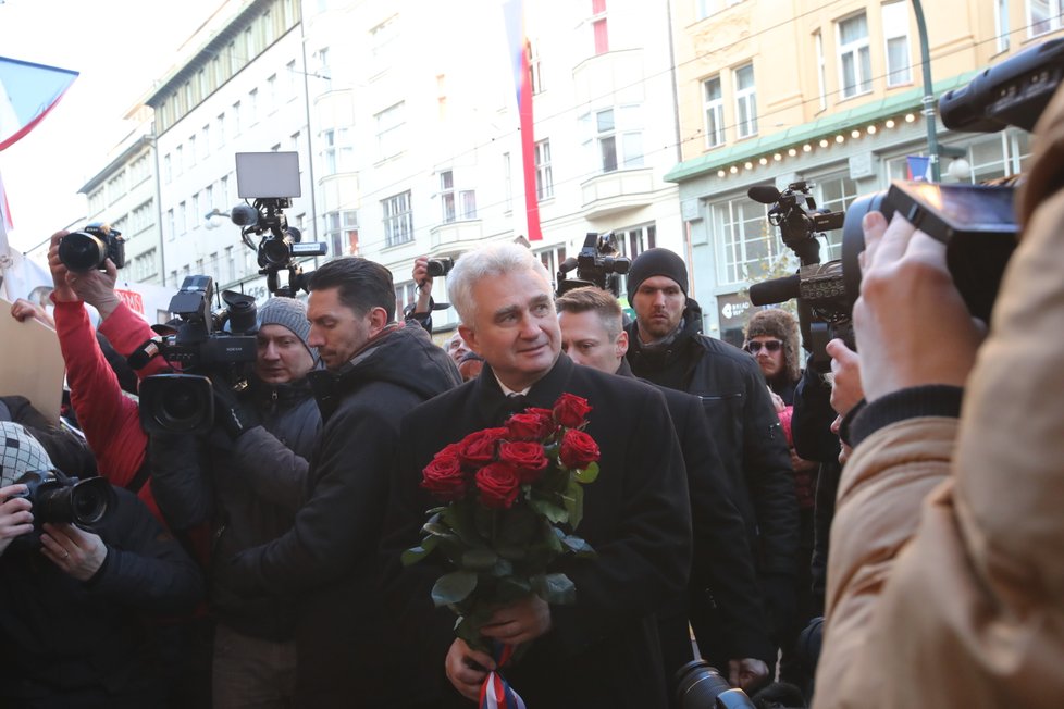 Místopředseda Senátu Milan Štěch (ČSSD) na Národní třídě