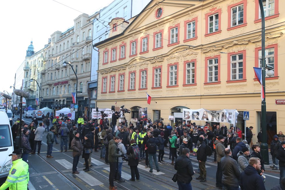 Demonstrace na Národní třídě ke dni 17. listopadu