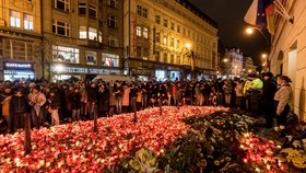 Centrem oslav 17. listopadu se stala tradičně Národní třída (17.11.2025)