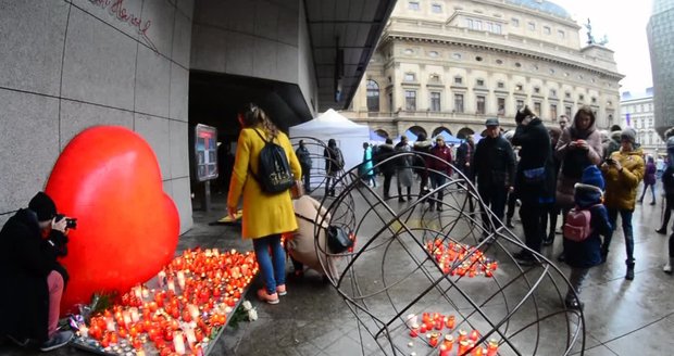 17. listopad jako poděkování studentům. Svátek může změnit název, kývl sněmovní výbor