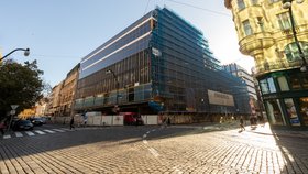 Interiér, jaký Praha neviděla! Rekonstrukce legendárního OD Máj jde do finále. Na jaře bude „otevíračka“