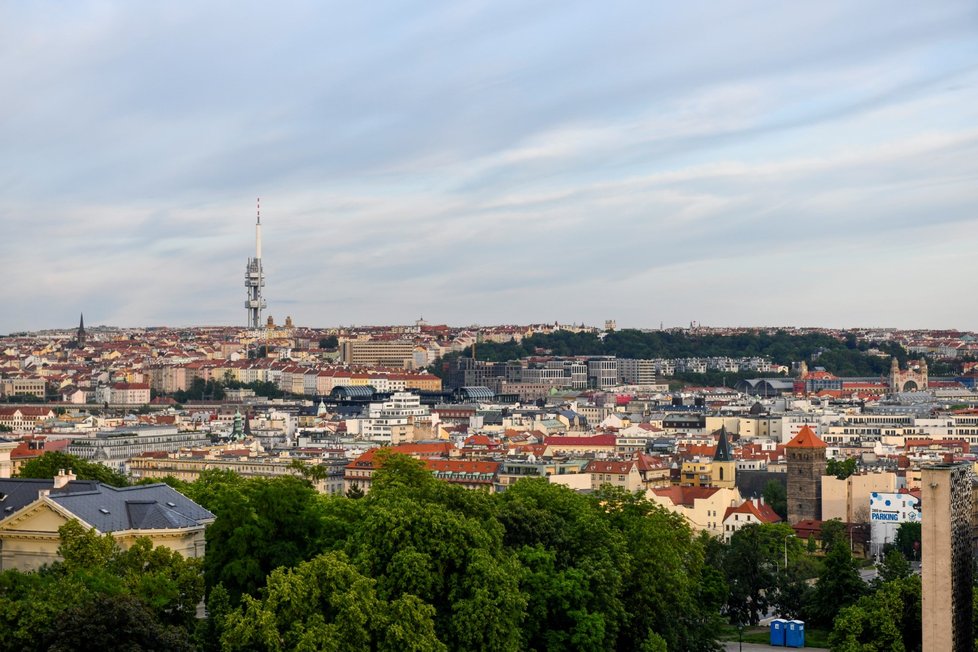 Vyhlídka ze střechy Národního zemědělského muzea, červen 2020.