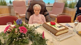 Aloisie Hofmanová oslavila 101. narozeniny.