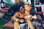 David s mámou Madonnou, která si ho přivezla kdysi z Malawi.