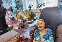 Božena z Tiché oslavila 100. narozeniny: Přežila celou rodinu