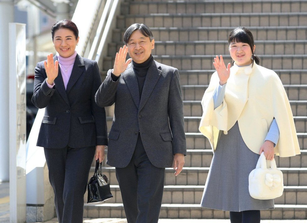 Nový císař Japonska Naruhito s manželkou Masako a dcerou Aiko