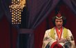 Nový japonský císař Naruhito byl oficiálně uveden na trůn.