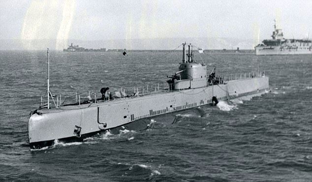 HMS Narwhal během plavby