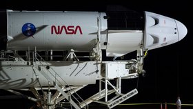 Astronauti musí nasadit pleny. V Muskově raketě SpaceX se rozbil záchod