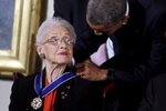 Ve věku 101 let zemřela význačná matematička amerického Národního úřadu pro letectví a vesmír (NASA) Katherine Johnsonová.