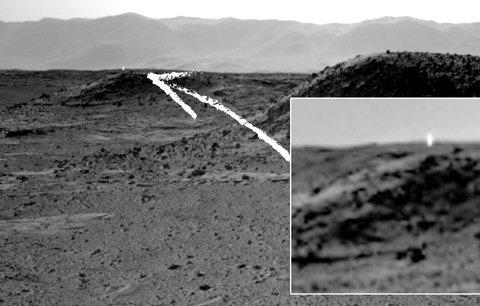 Život na Marsu? Curiosity vyfotila záhadné světlo!