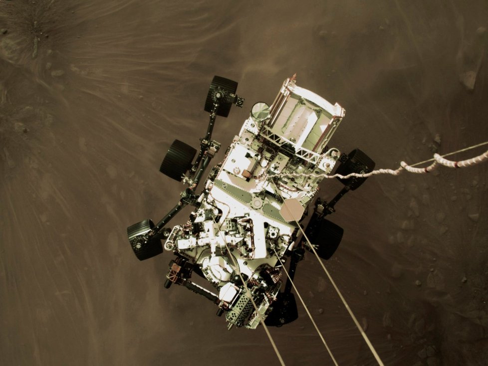 NASA zveřejnila další fota z Marsu po přistání roveru Perseverance.