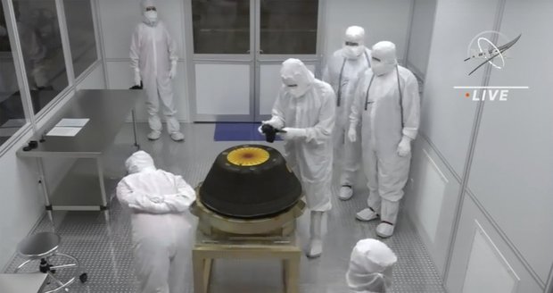 Úspěšná mise NASA na planetce Bennu: Sonda dopravila na Zemi vzorky, přistály v poušti