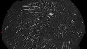 NASA opět ocenila snímek českého astronoma: Vědce uchvátila fotka Perseid na Vsetínsku