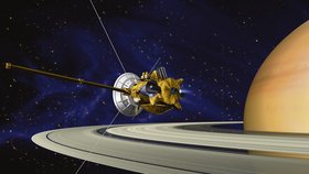 Sonda Cassini-Hugens měla už dávno dosloužit. NASA se však rozhodla udržet ji při životě až do roku 2017