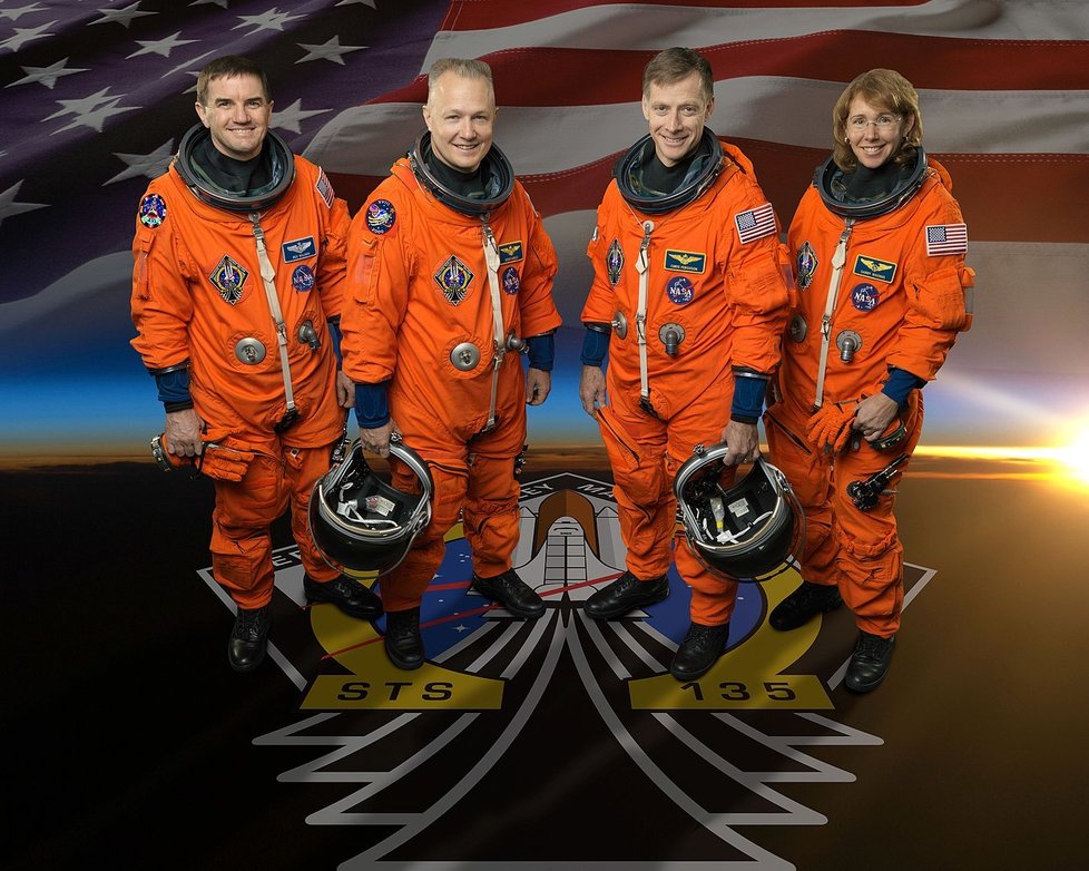 Poslední posádka Atlantisu a vůbec všech raketoplánů Space Shuttle: zleva Rex Walheim, Doug Hurley, Chris Ferguson a Sandy Magnusová.