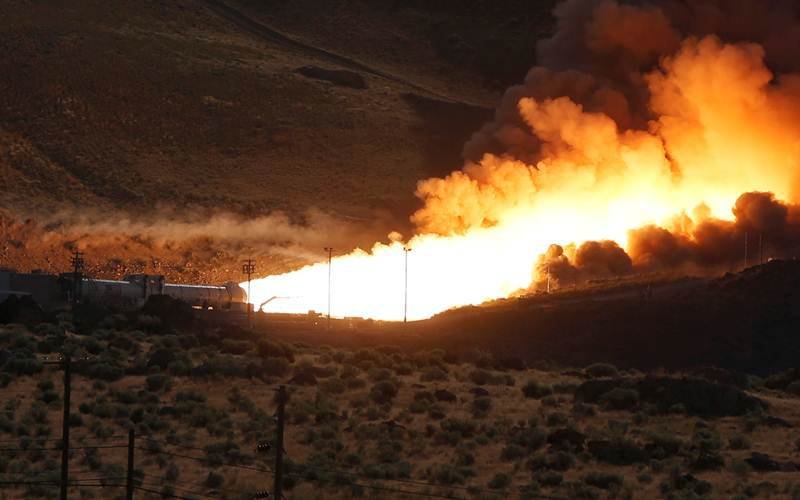 NASA v červnu vyzkoušela přídavné rakety SRB, které vynesou do vesmíru raketu SLS