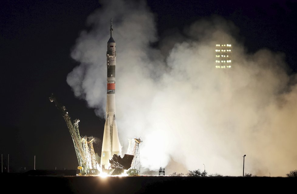 Nová posádka mezinárodní vesmírné stanice (ISS) se úspěšně dostala na oběžnou dráhu vesmírnou lodí Sojuz MS-15 (25.9.2019)