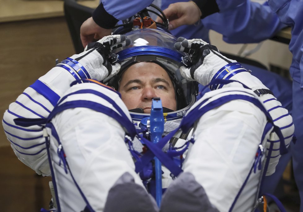 Nová posádka mezinárodní vesmírné stanice (ISS) se úspěšně dostala na oběžnou dráhu vesmírnou lodí Sojuz MS-15 (25.9.2019)