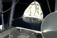 Další úspěch SpaceX: Loď Crew Dragon bezpečně dopravila z ISS čtyři astronauty