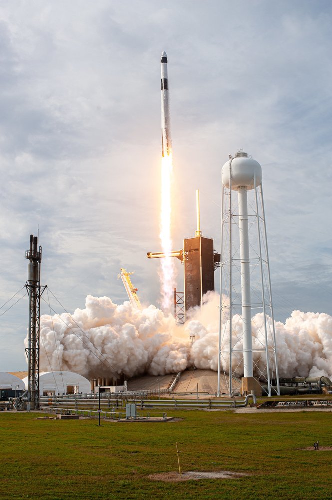 Raketa Falcon 9, kterou vyvinula soukromá společnost Space X.