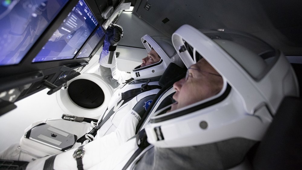 Kompletní simulace letu vesmírné lodi Crew Dragon 19. března 2020