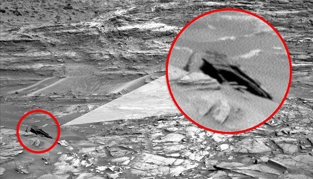 Objekt vyfocený na Marsu až nápadně připomíná vesmírnou loď Star Destroyer.