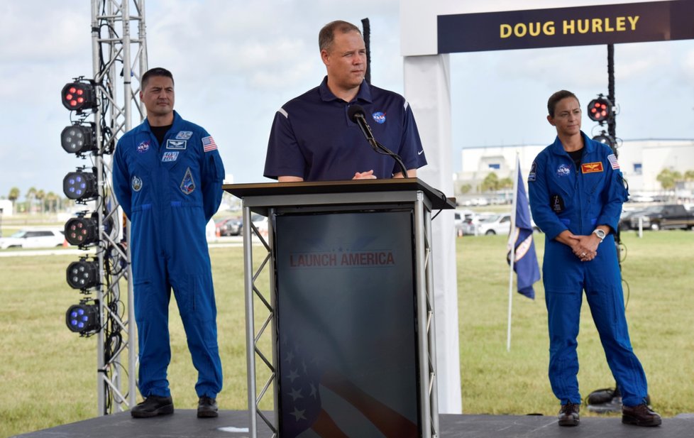 Přípravy na druhý pokus o start nové americké lodi Crew Dragon se dvěma astronauty NASA pokračují (30. 5. 2020)