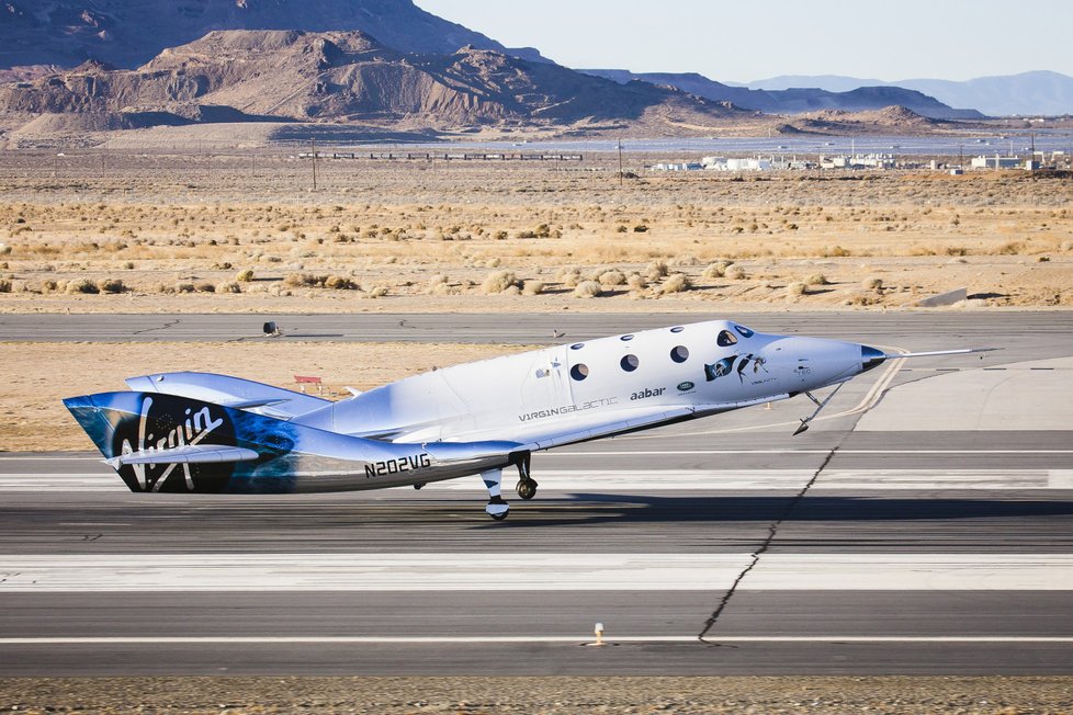 SpaceShipTwo po přistání na Zemi