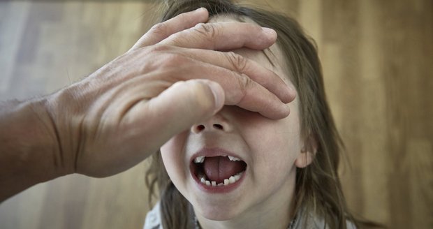 Žena z Ostravy tvrdí, že se jí někdo pokusil unést čtyřletou dceru. Iustrační foto