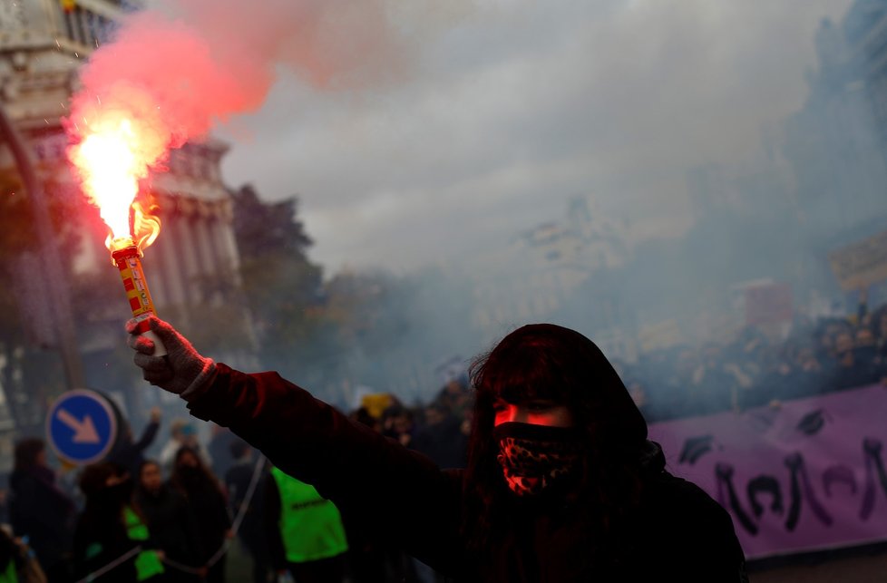 Protesty proti násilí na ženách ve Španělsku (25.11.2018)