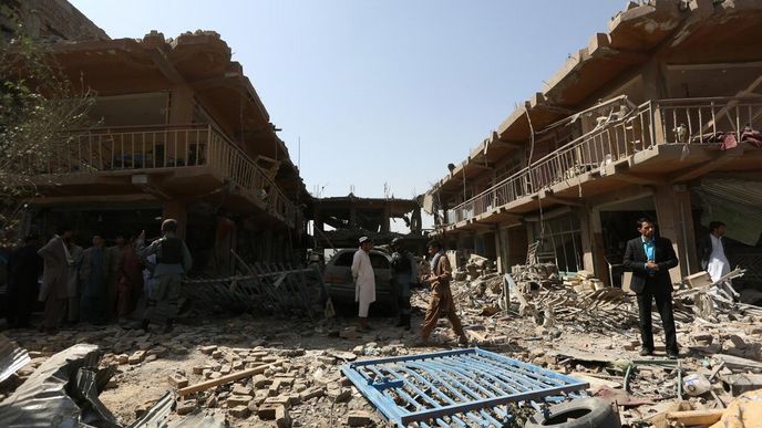 následky výbuchu v Kábulu