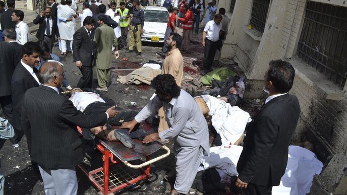 následky výbuchu v Pákistánské Kvétě
