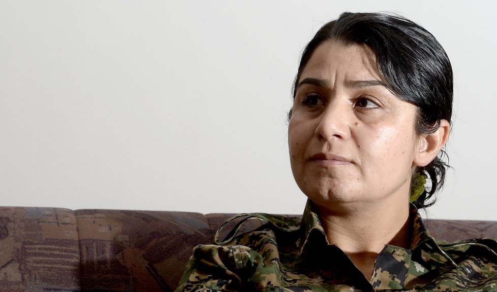 Nasrin Abdallah je jednou z žen bojujících ve válce proti Islámskému státu.