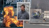 Drama v centru Prahy kvůli herci Goslingovi: Policejní oktávku rozmetali na kusy!