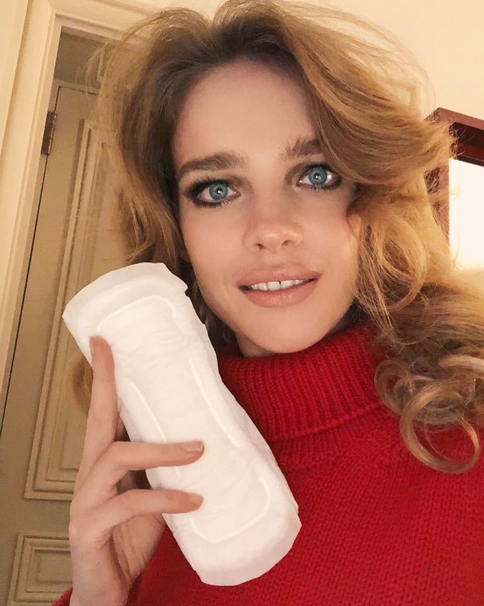 Modelka Natalia Vodianova (35): &#34;Ano, v ruce držím vložku a není to nic, za co bych se měla stydět. Je to přirozené.&#34;