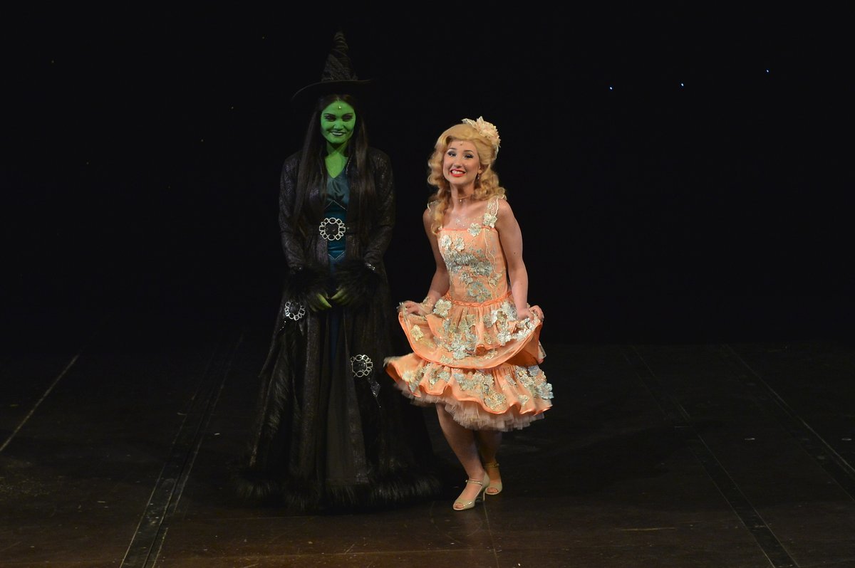 Natálie Grossová jako Glinda v Čarodějce