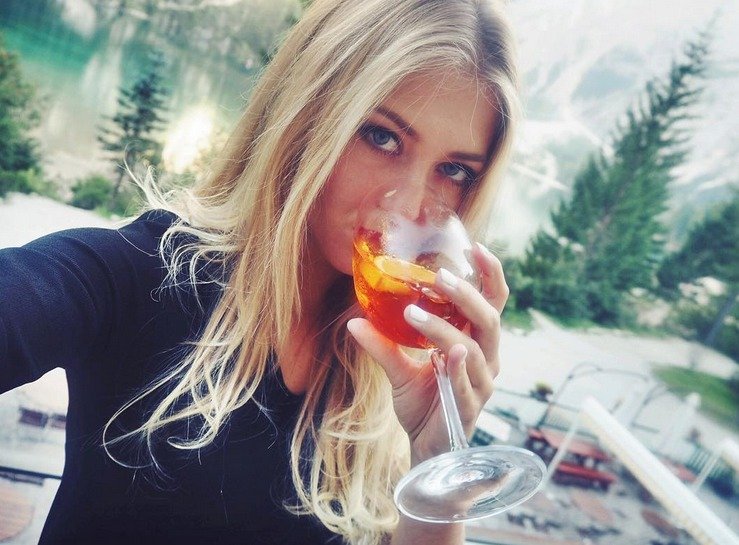 Natálie Kotková ráda popíjí