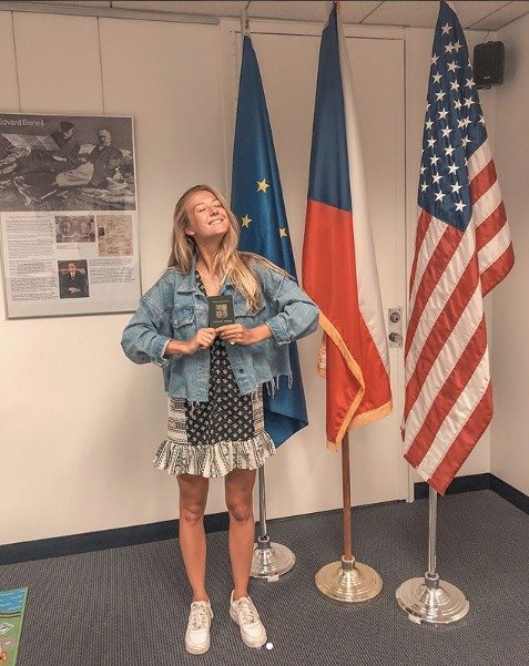 Natálie Kotková získala v Americe nový pas.