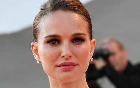 Natalie Portman na mezinárodním filmovém festivalu v Benátkách.