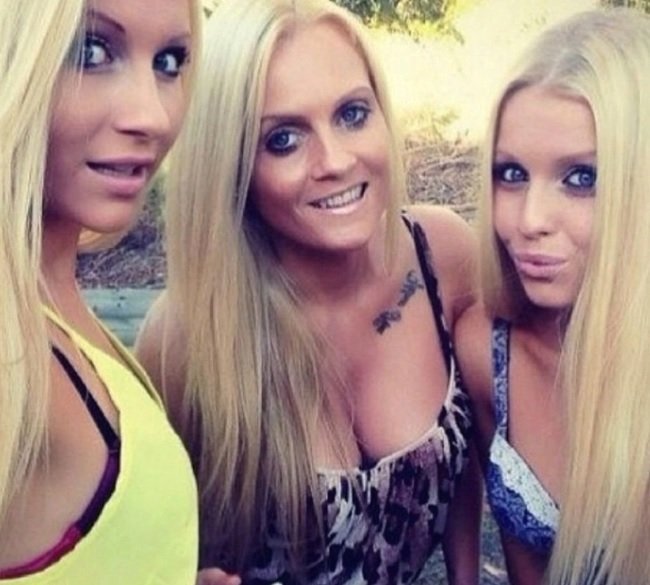 Jsou to trojčata, a nebo matka s dcerami?