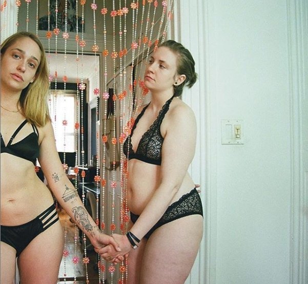 Zakladatelka projektu The Pants Project Natasha Bishopová sdílí na Instagramu fotky svého těla