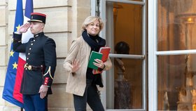 „České ženy se procházek po Paříži bát nemusí.“ Počet turistů z ČR stoupl, hlásí pro Blesk ministryně