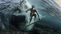 Rodney Bursiel: Surfař na Tavarua na Fidži.