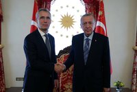 Erdogana se snažil obměkčit Stoltenberg: Švédové přistoupí k NATO ještě do summitu, věří šéf aliance