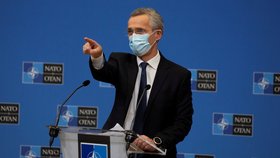 Generální tajemník NATO Jens Stoltenberg na tiskové konferenci v Bruselu (18. 2. 2021)