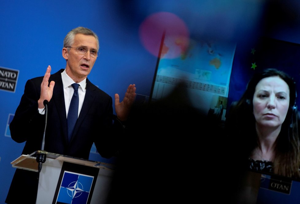 Generální tajemník NATO Jens Stoltenberg na tiskové konferenci v Bruselu (18. 2. 2021)