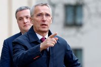 Stoltenberg zůstává v čele NATO, rozhodli velvyslanci. Funkční období mu prodlouží o rok