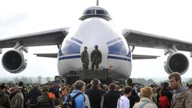 Jedním z lákadel je obří transportní letoun An-124 Ruslan