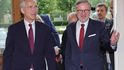 Premiér Petr Fiala se šéfem NATO Jensem Stoltenbergem. Premiér Petr Fiala se šéfem NATO Jensem Stoltenbergem.